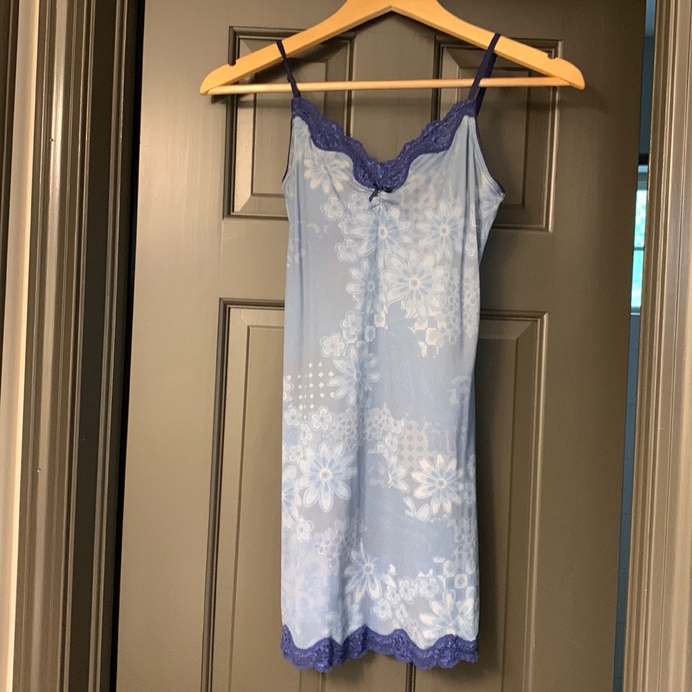 RARE VS VINTAGE SLIP